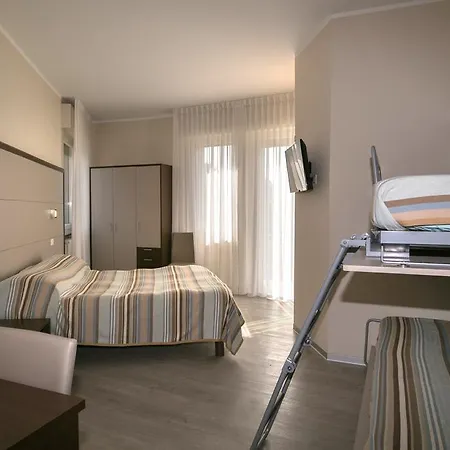 奥林匹亚酒店 2* 西尔米奥奈